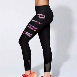 PINK Victoria’s Secret Ultimate Yoga Leggings Black Floral Palm Size Medium